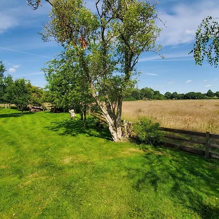 Beautiful In With Kitchen Holiday home